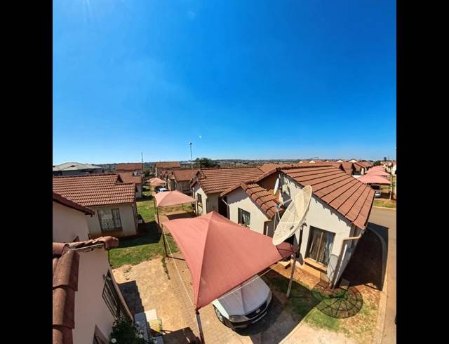 2 BEDROOM COMPLEX FOR SALE IN CLAYVILLE